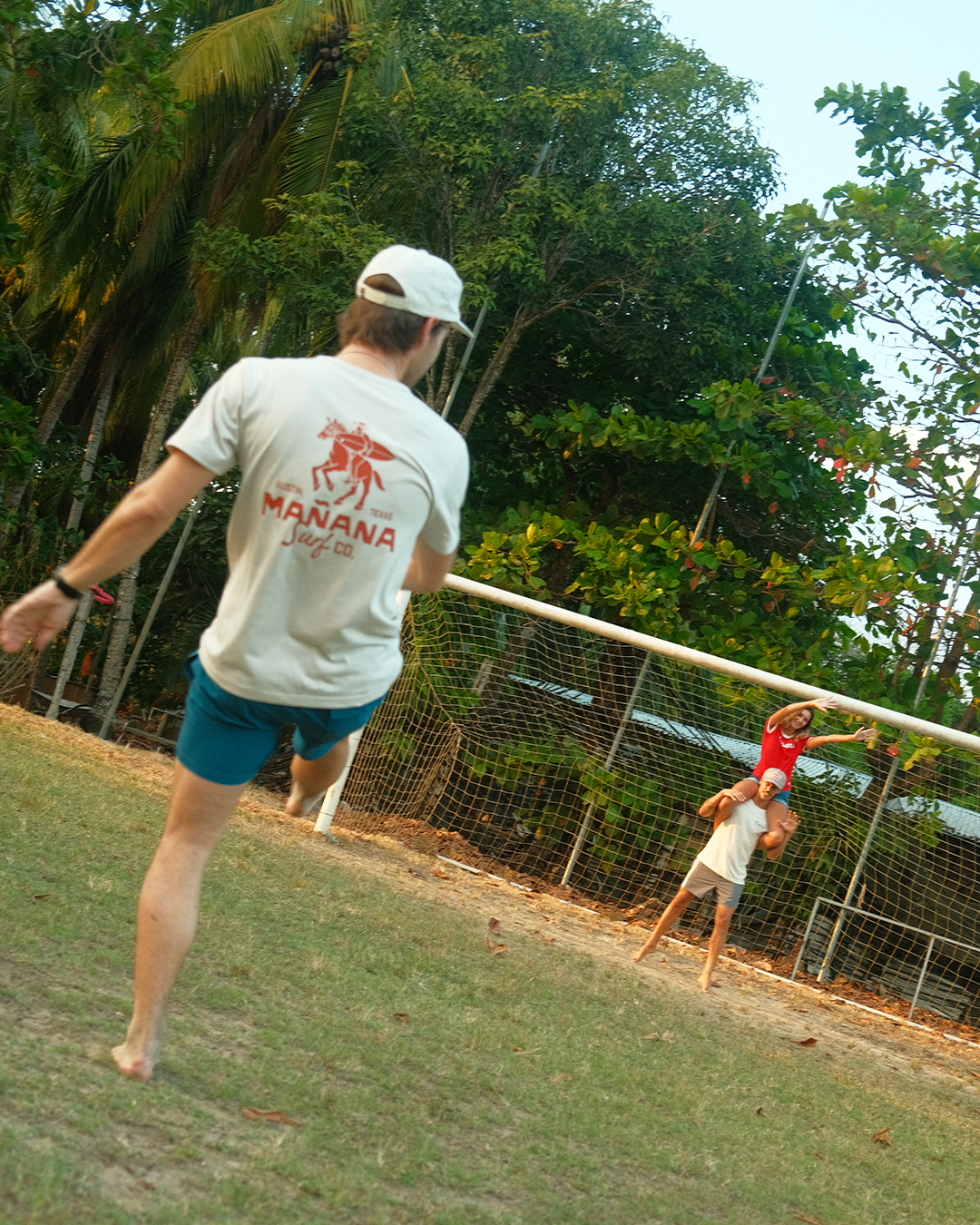 Mañana Surf Horse Tee - Tan